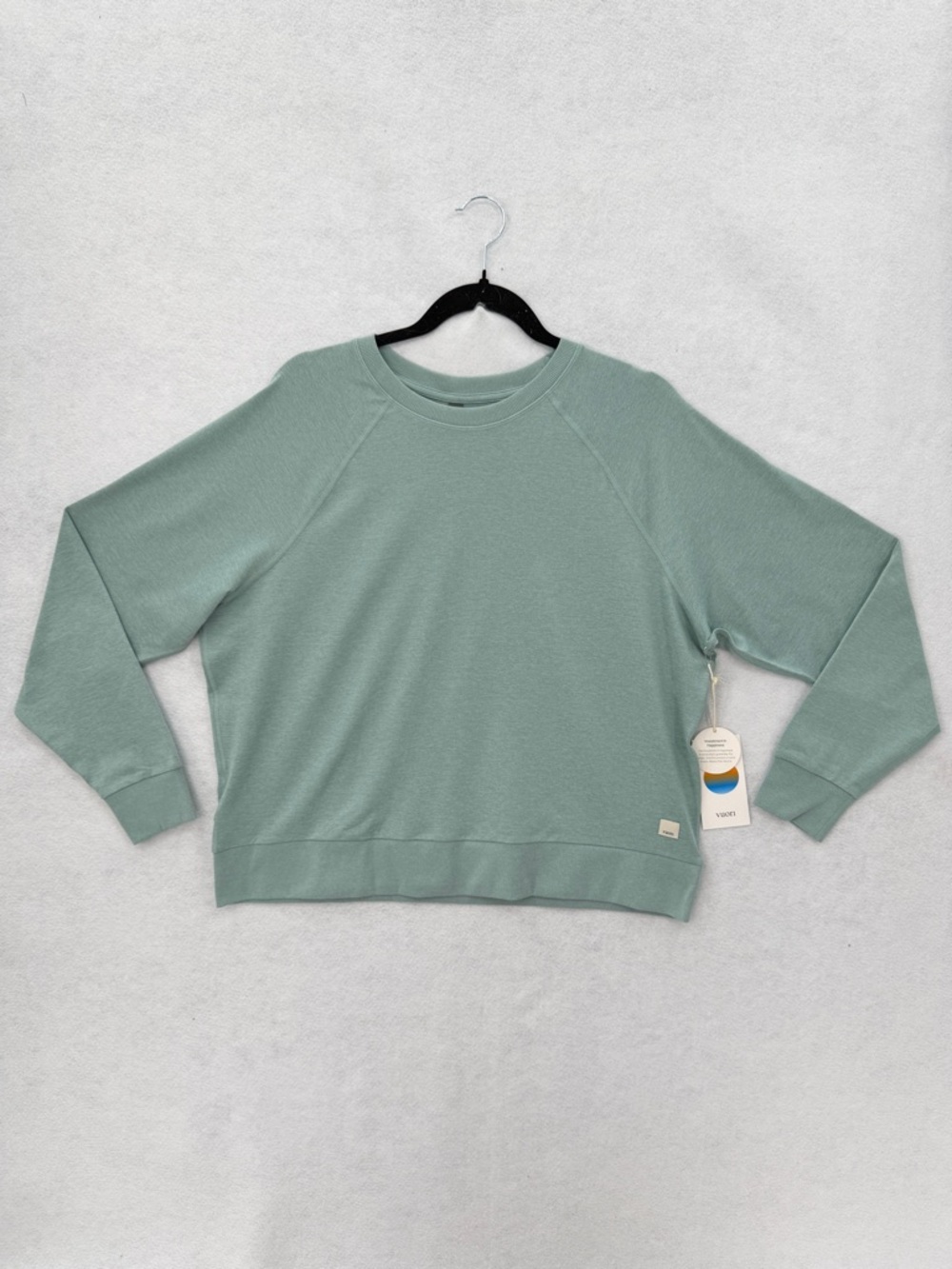 NWT Vuori Long Sleeve Halo Crew Women’s Sea Spray Heather VW241 Size Medium